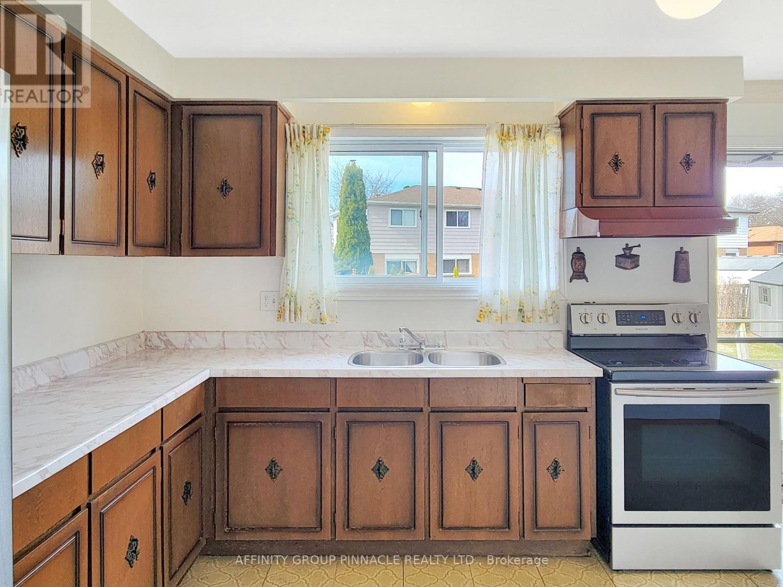 2338 DOROTHEA COURT Image 14