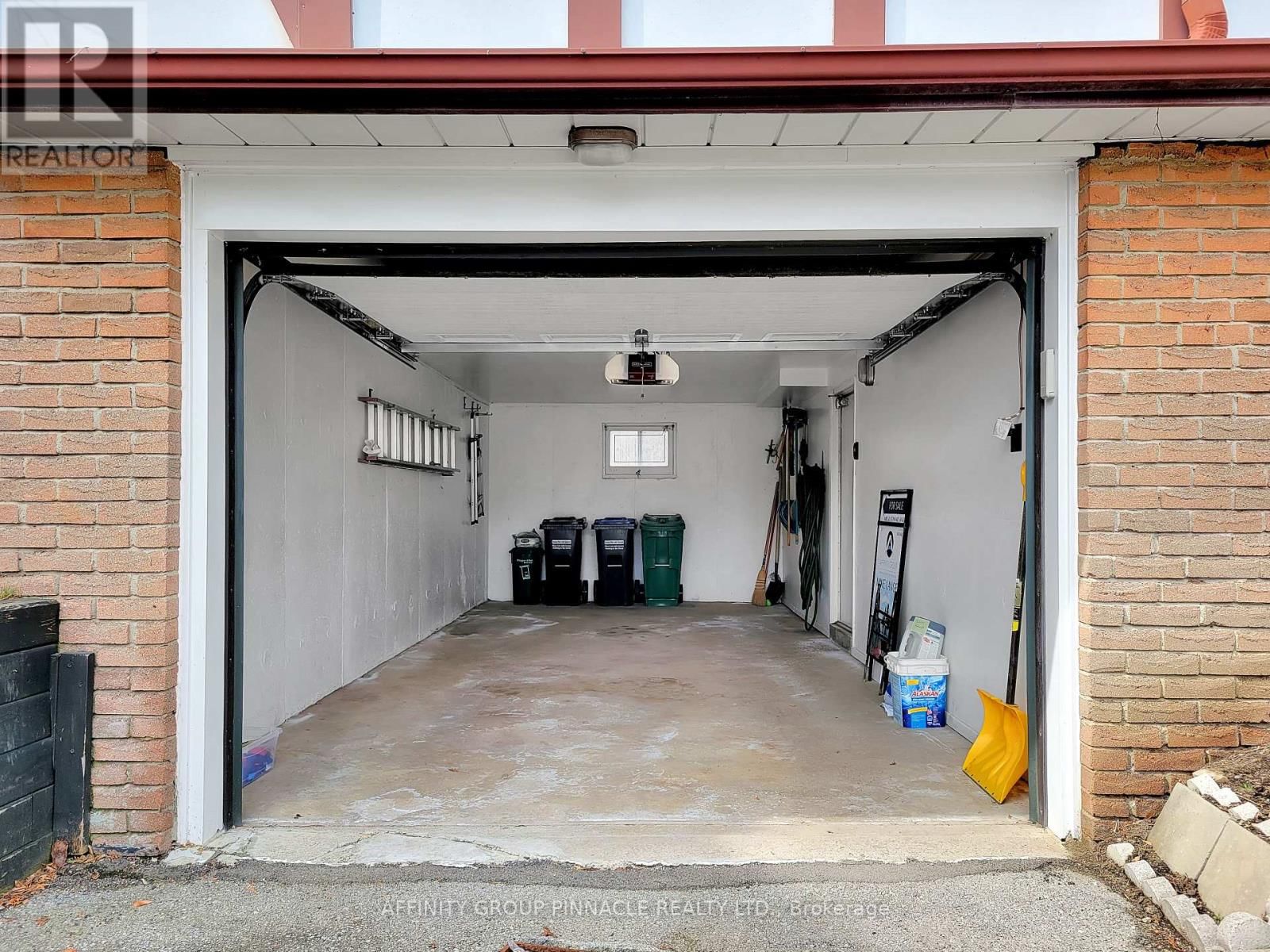 2338 DOROTHEA COURT Image 32