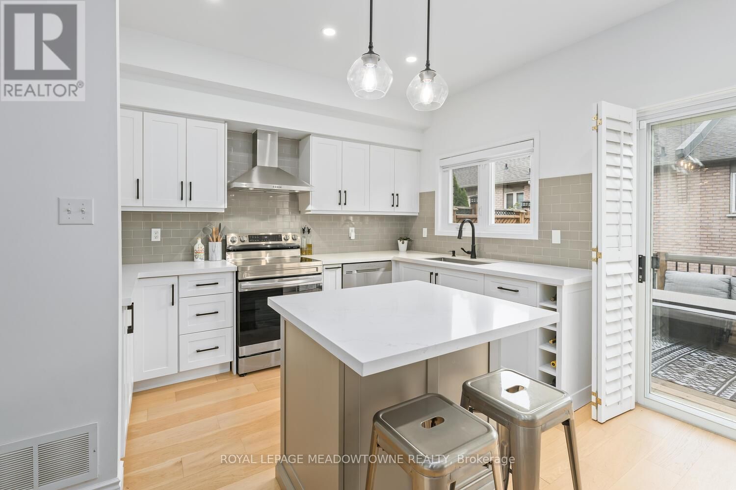 139 HARBOURVIEW CRESCENT Image 13