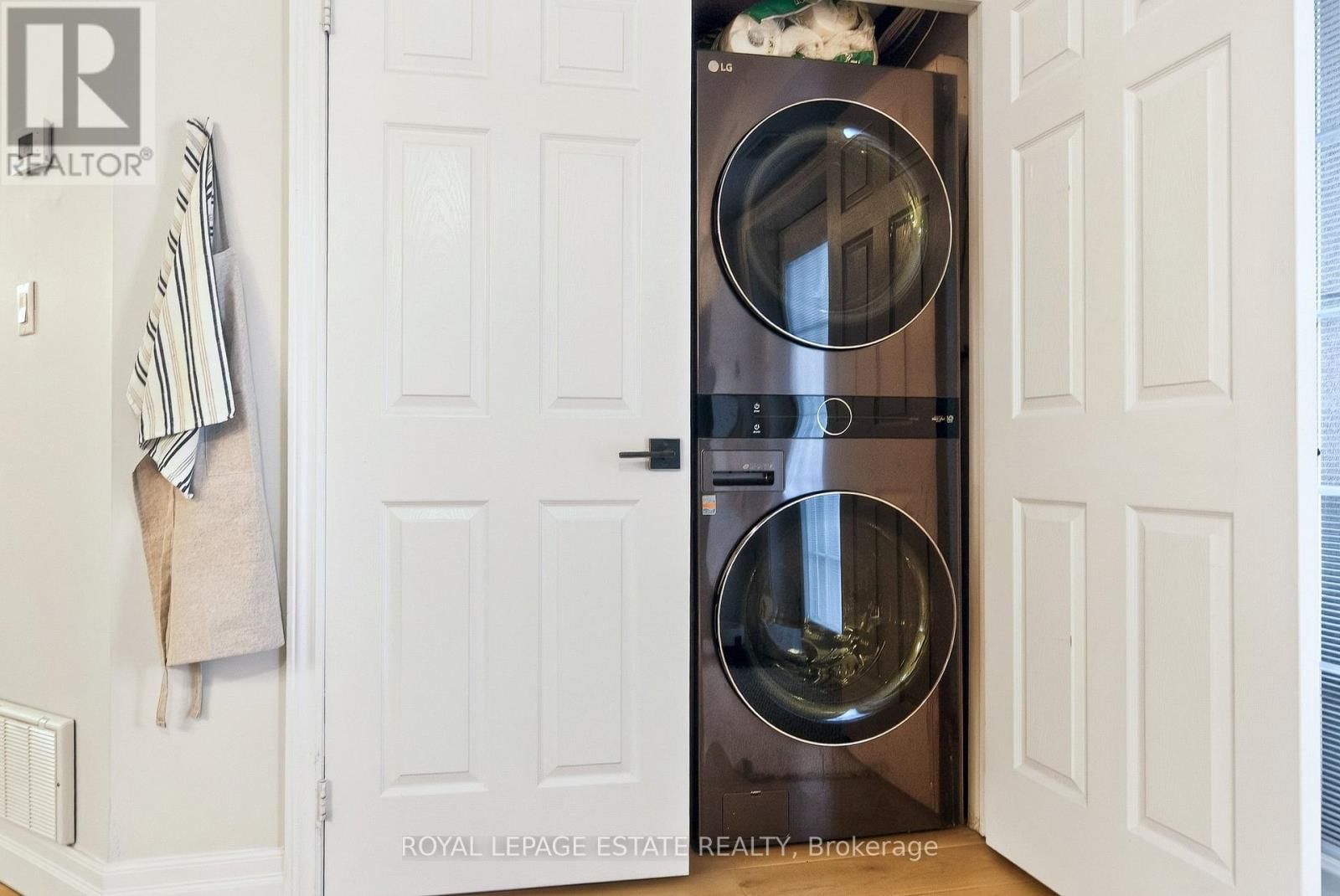 101 - 2035 APPLEBY LINE Image 36