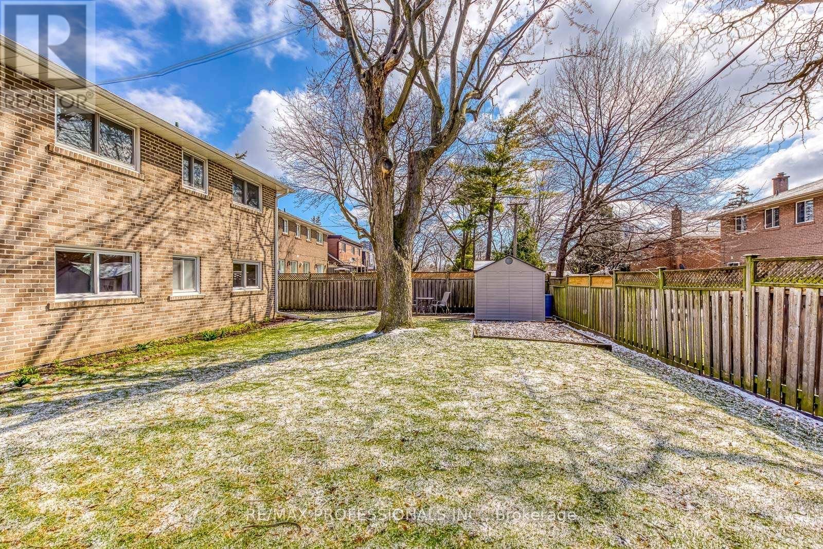 270 WELLESWORTH DRIVE Image 41