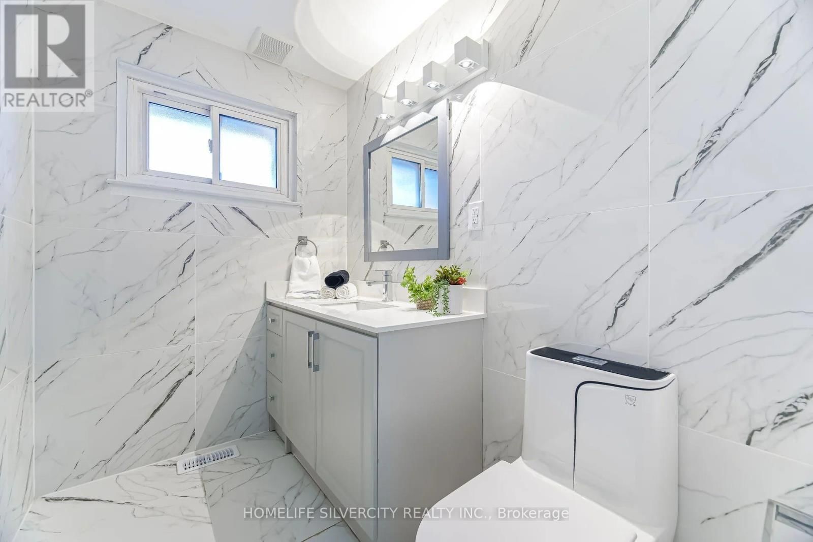 79 DARRAS COURT Image 19