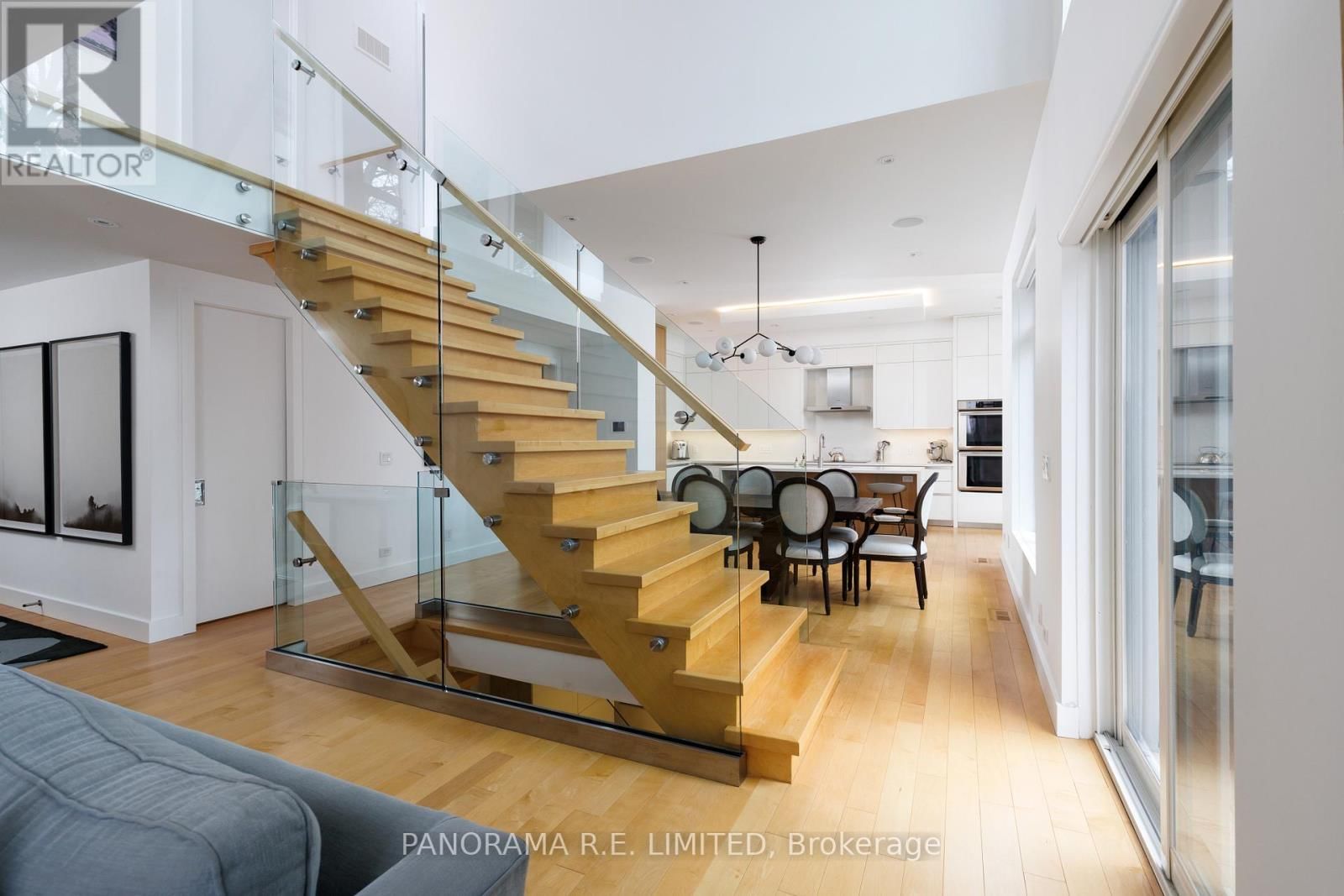 8 GREENFORD ROAD Image 10