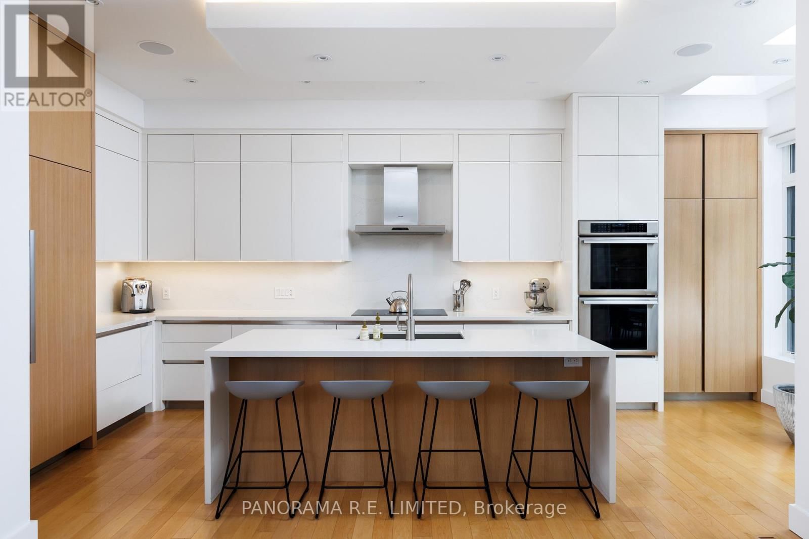 8 GREENFORD ROAD Image 12