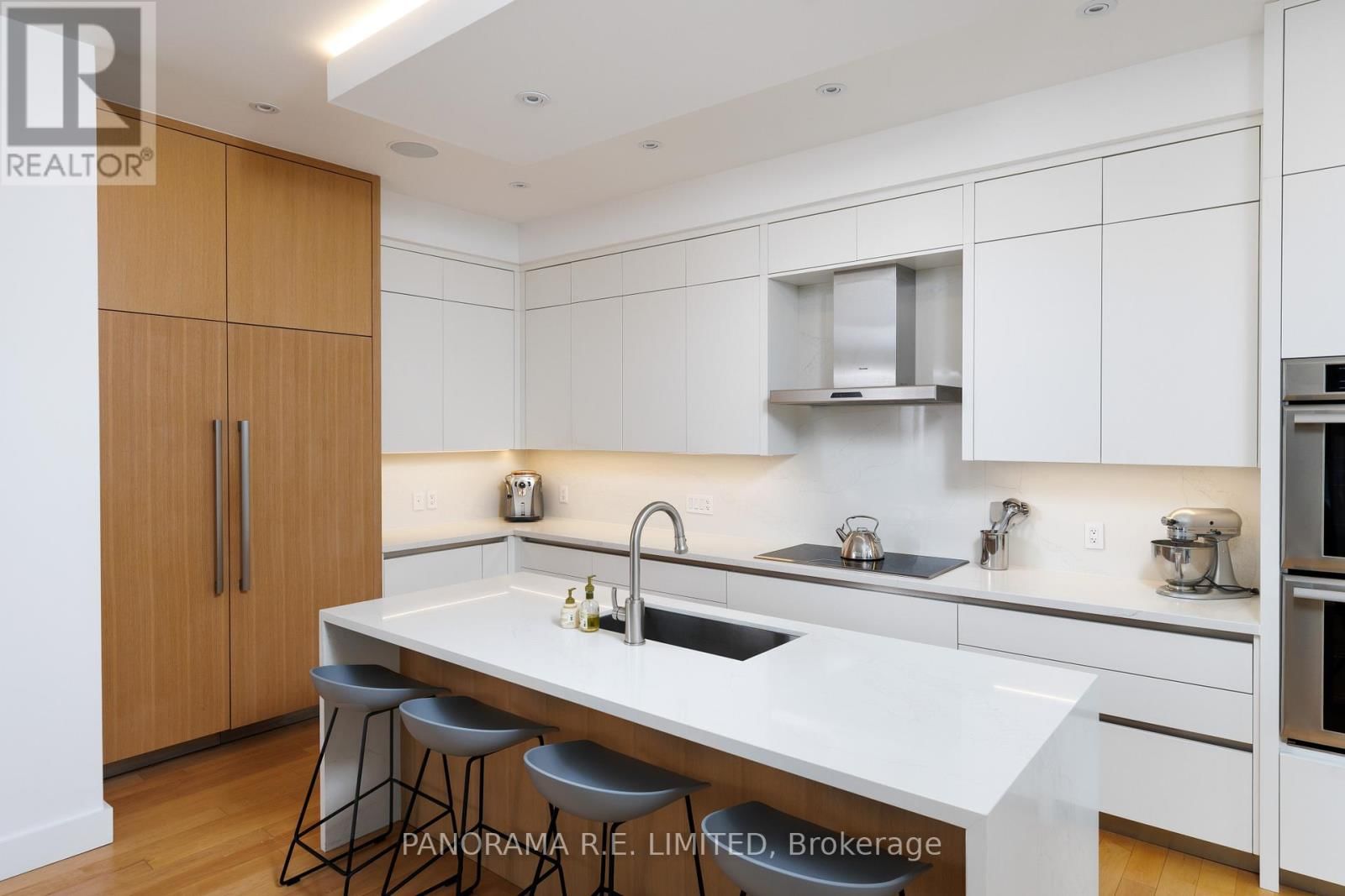 8 GREENFORD ROAD Image 13