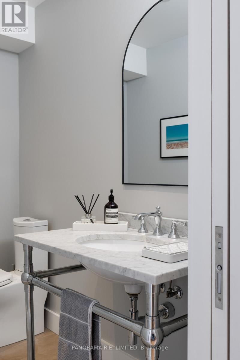 8 GREENFORD ROAD Image 22