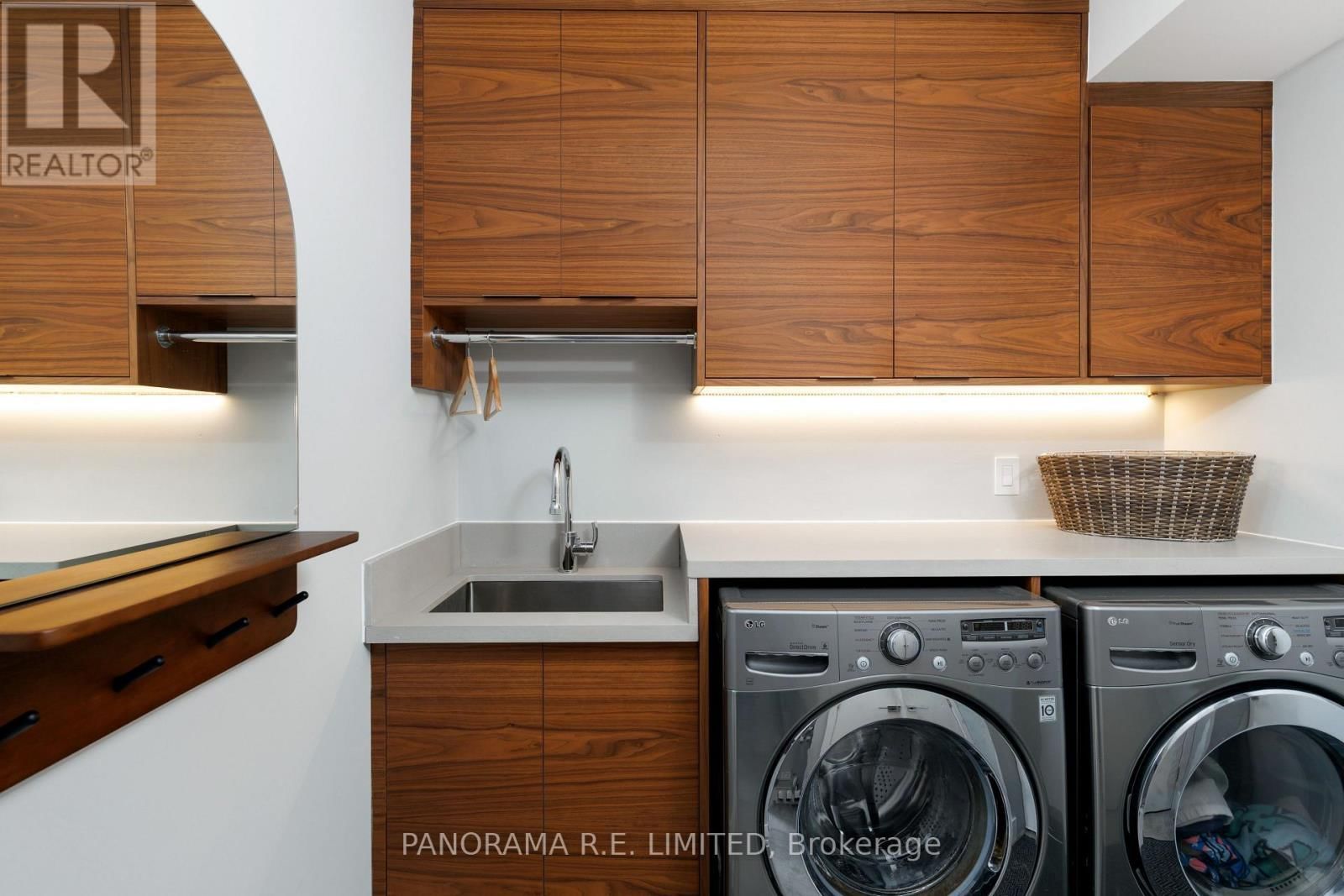 8 GREENFORD ROAD Image 24