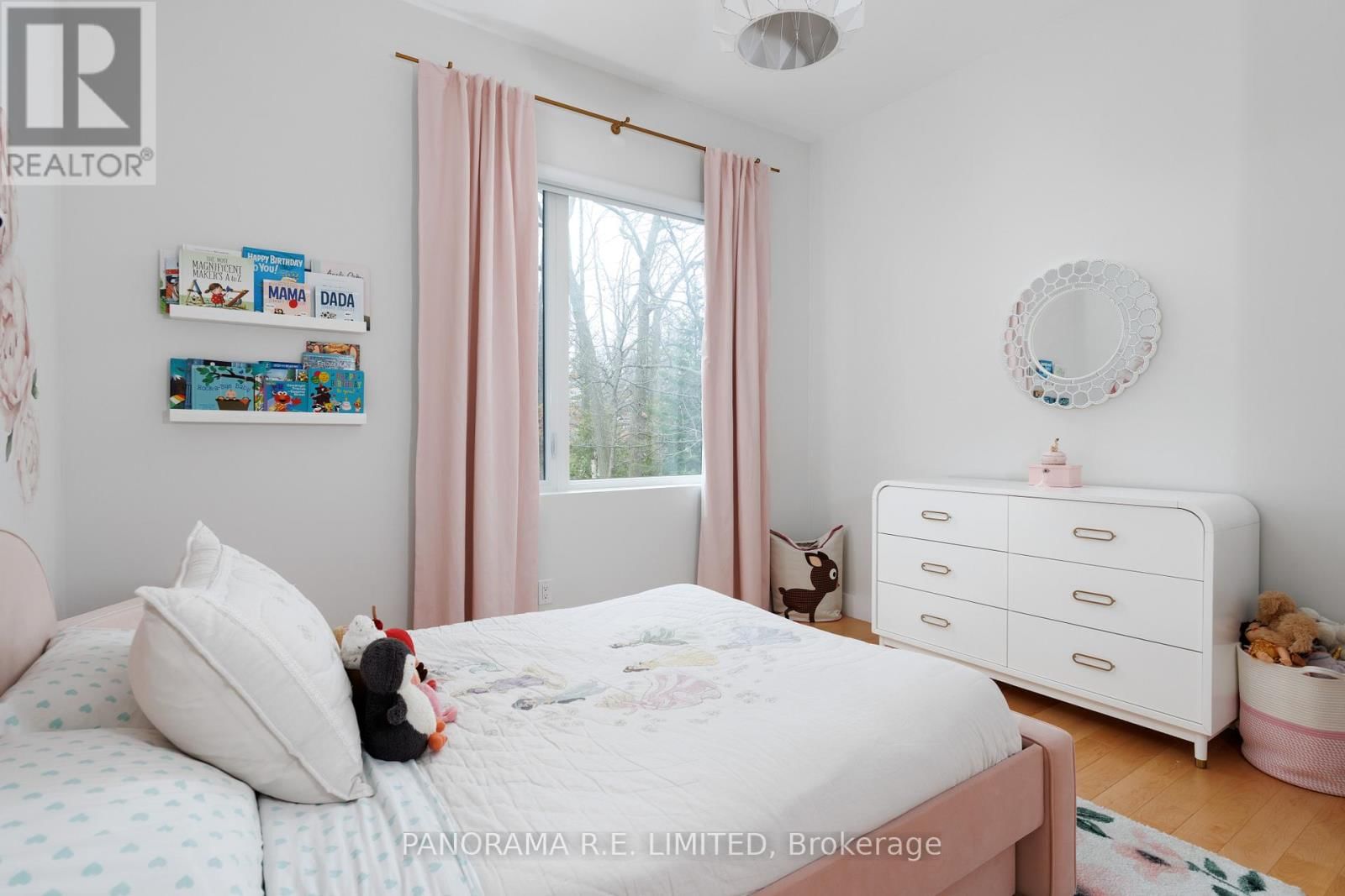 8 GREENFORD ROAD Image 36