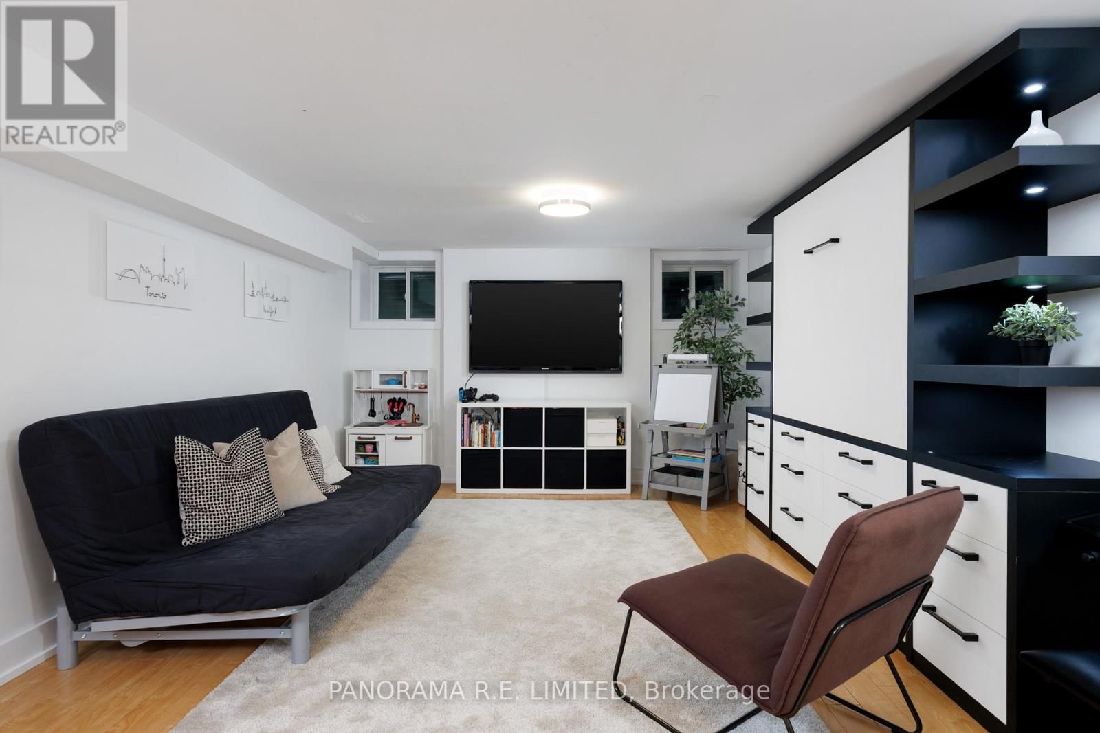 8 GREENFORD ROAD Image 43