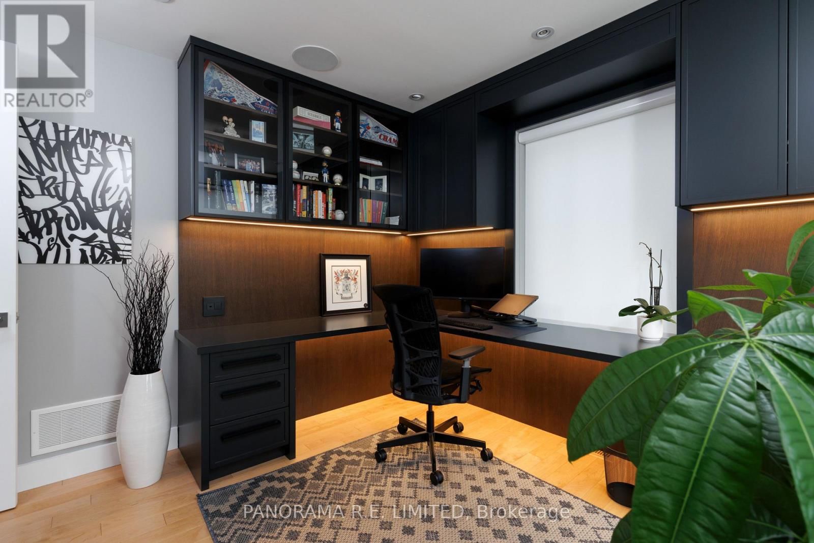 8 GREENFORD ROAD Image 8