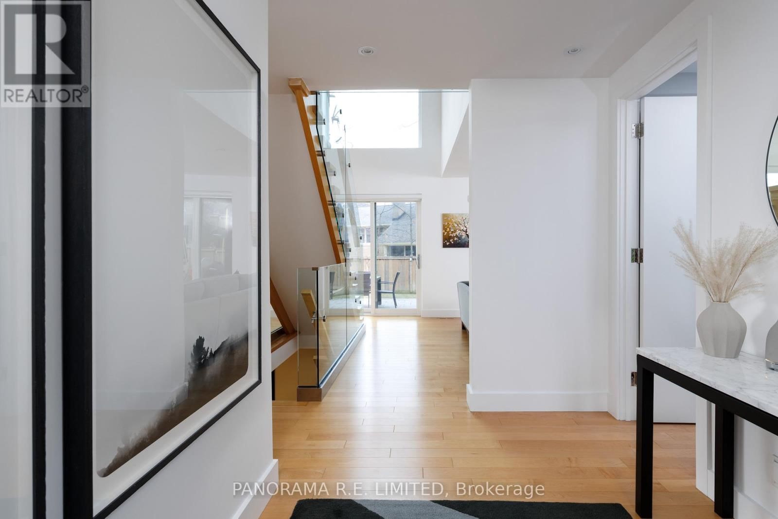 8 GREENFORD ROAD Image 9