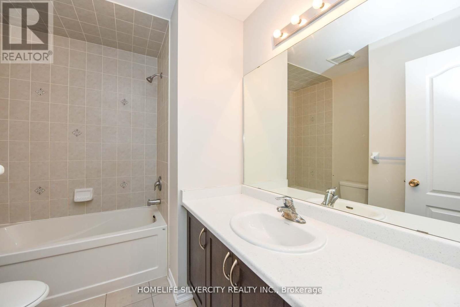 7 MIAMI GROVE Image 15