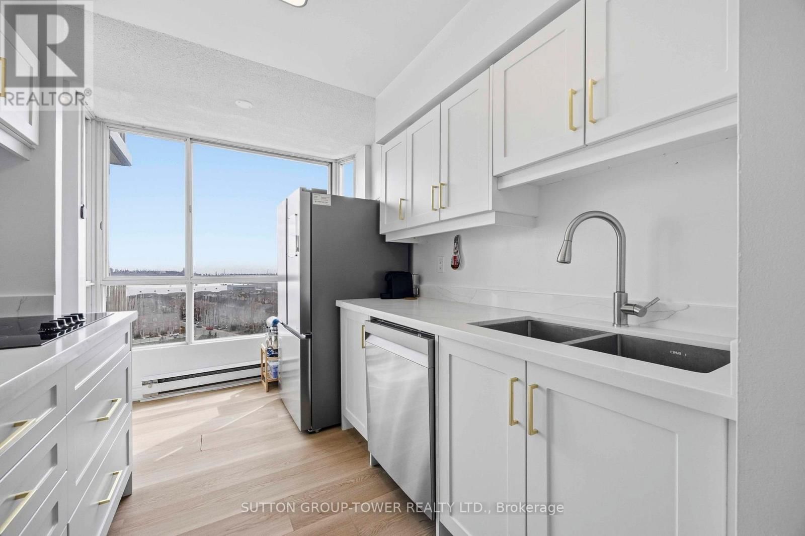 1901 - 3077 WESTON ROAD Image 12