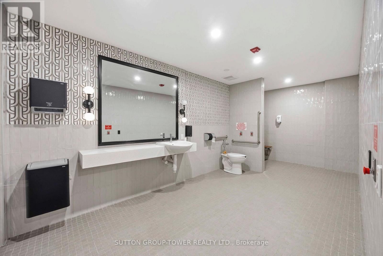 1901 - 3077 WESTON ROAD Image 30