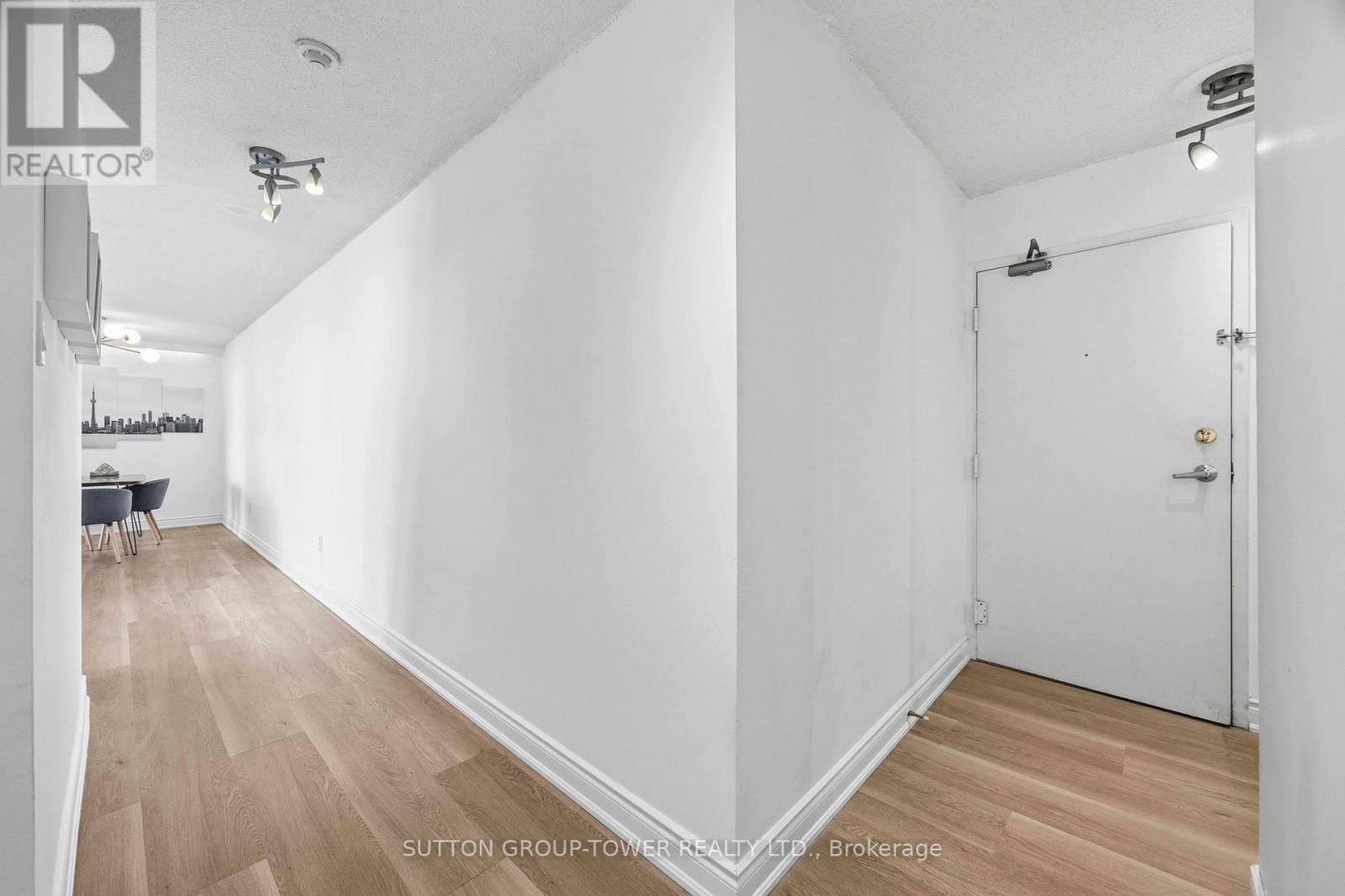 1901 - 3077 WESTON ROAD Image 4