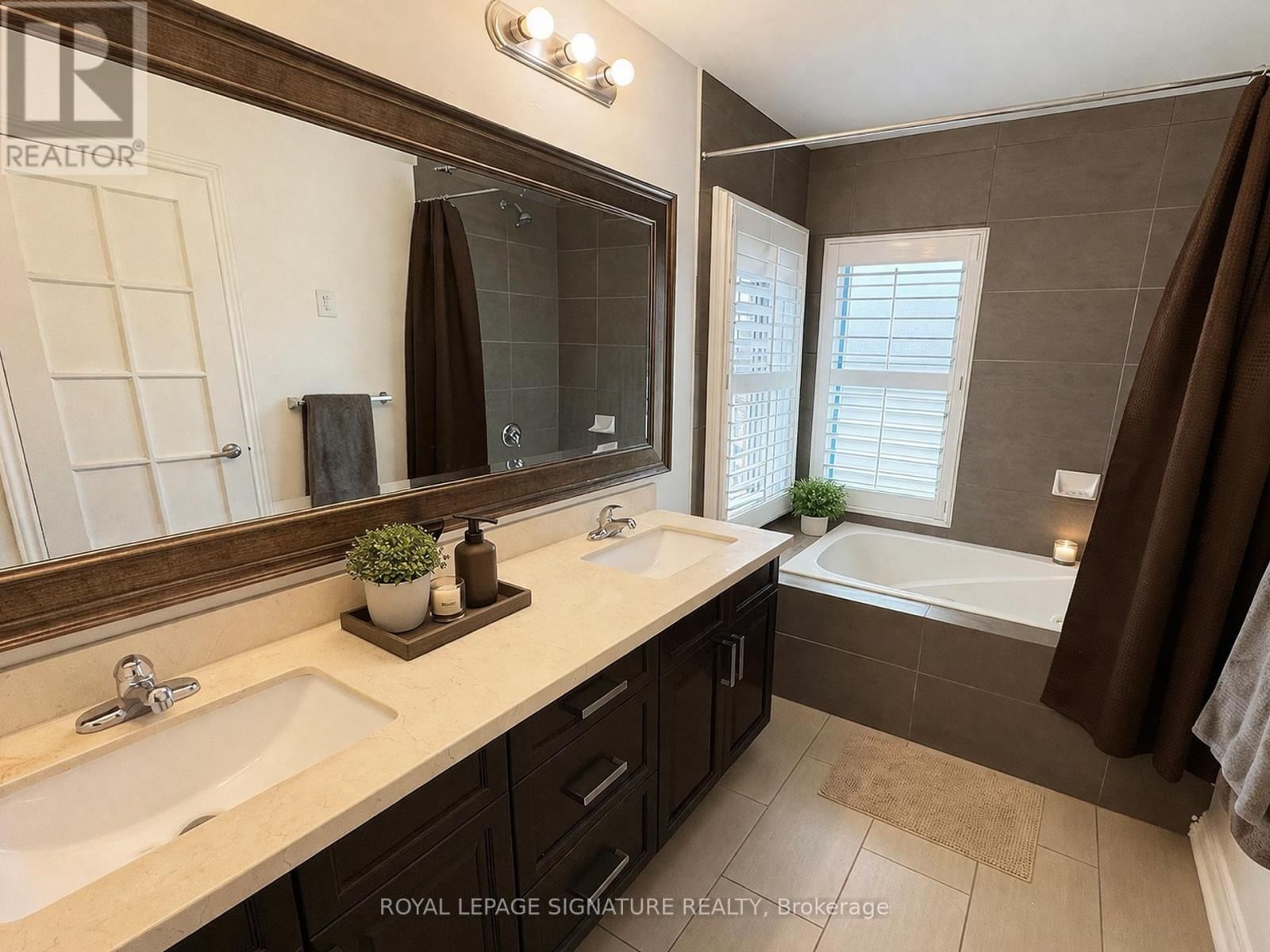 1 GRANITE COURT Image 18