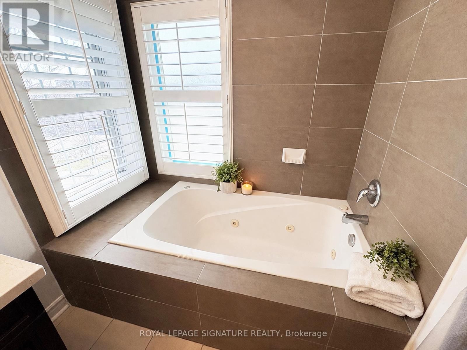 1 GRANITE COURT Image 19