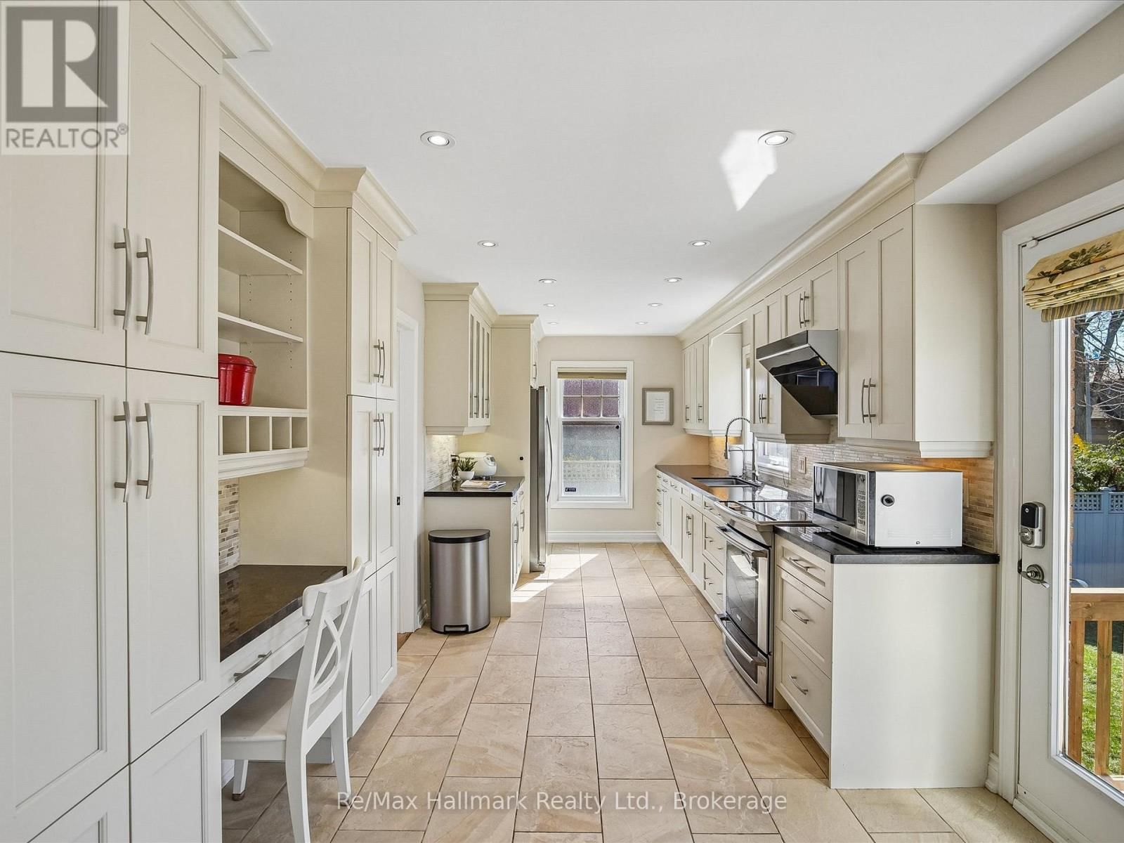 2103 CONSTANCE DRIVE Image 11