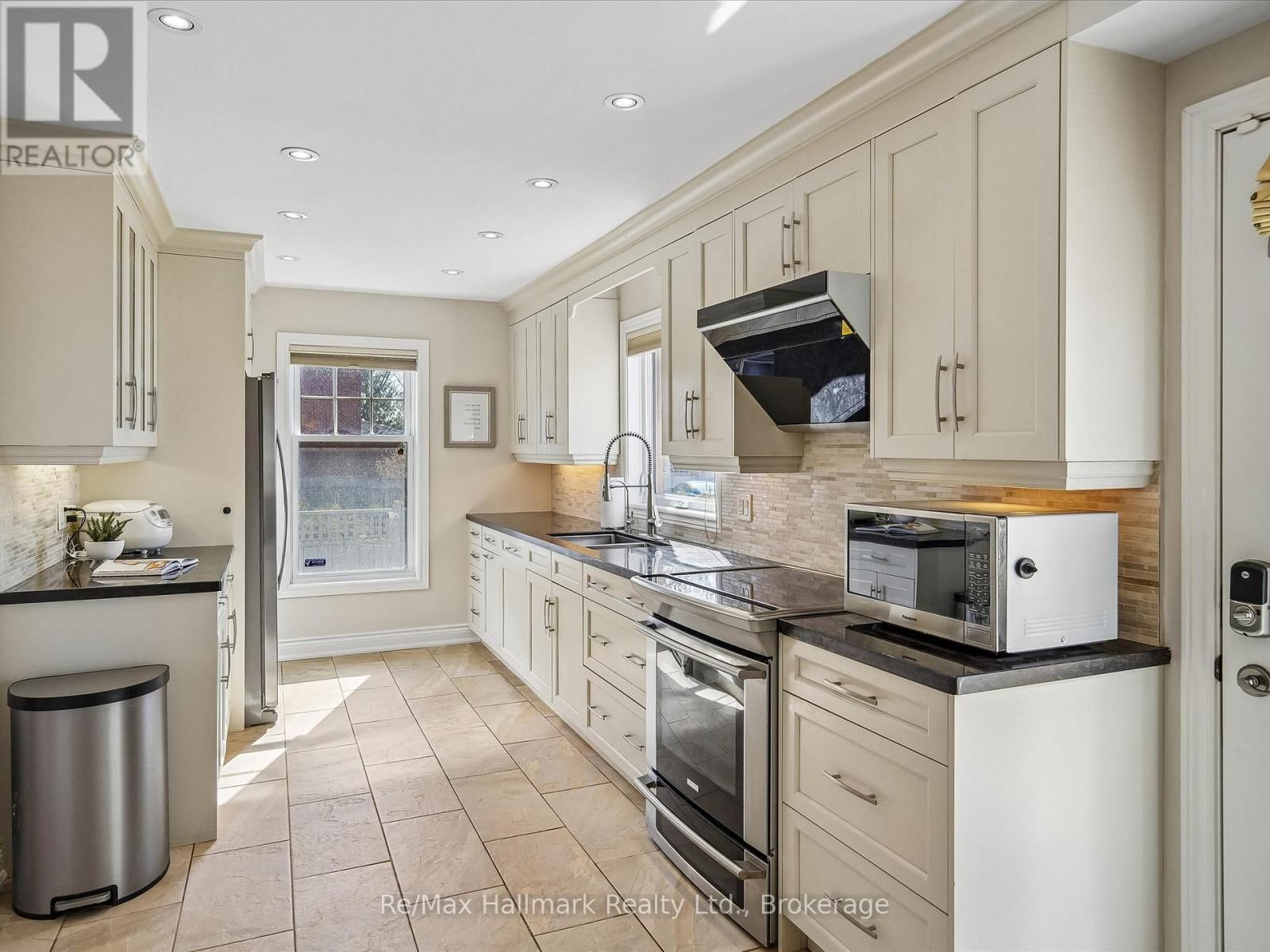 2103 CONSTANCE DRIVE Image 16