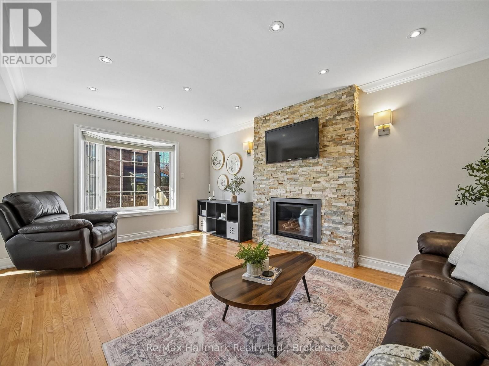 2103 CONSTANCE DRIVE Image 8