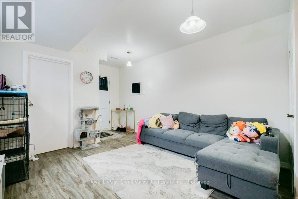 376 HANSEN ROAD NORTH Image 22