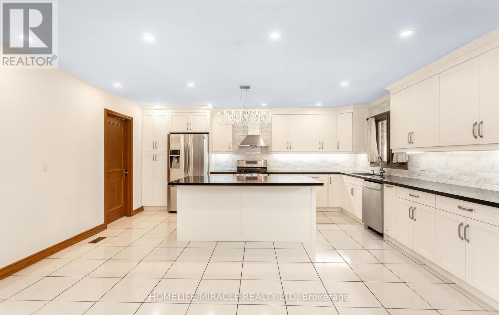 85 HARLOW CRESCENT Image 13