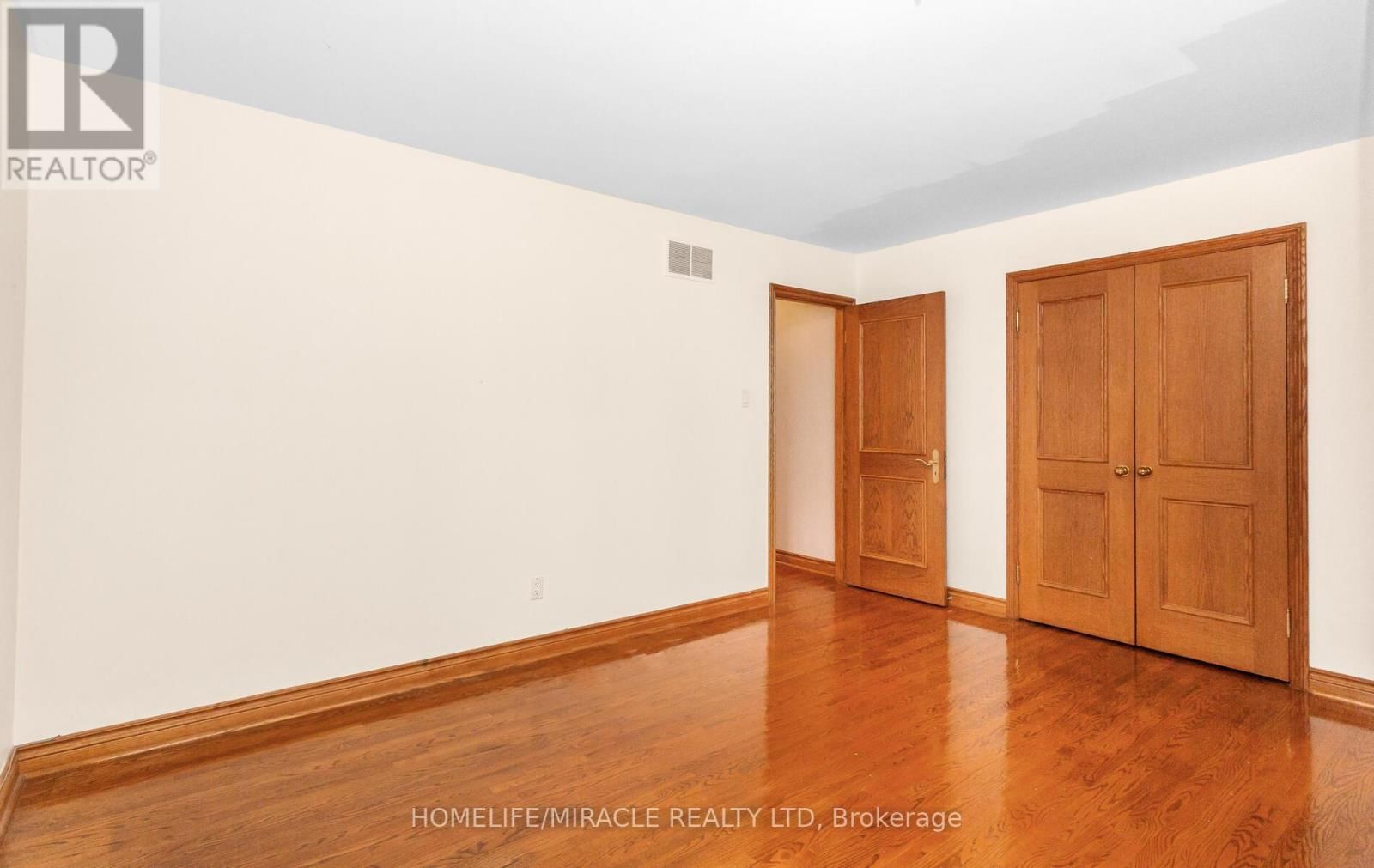 85 HARLOW CRESCENT Image 25