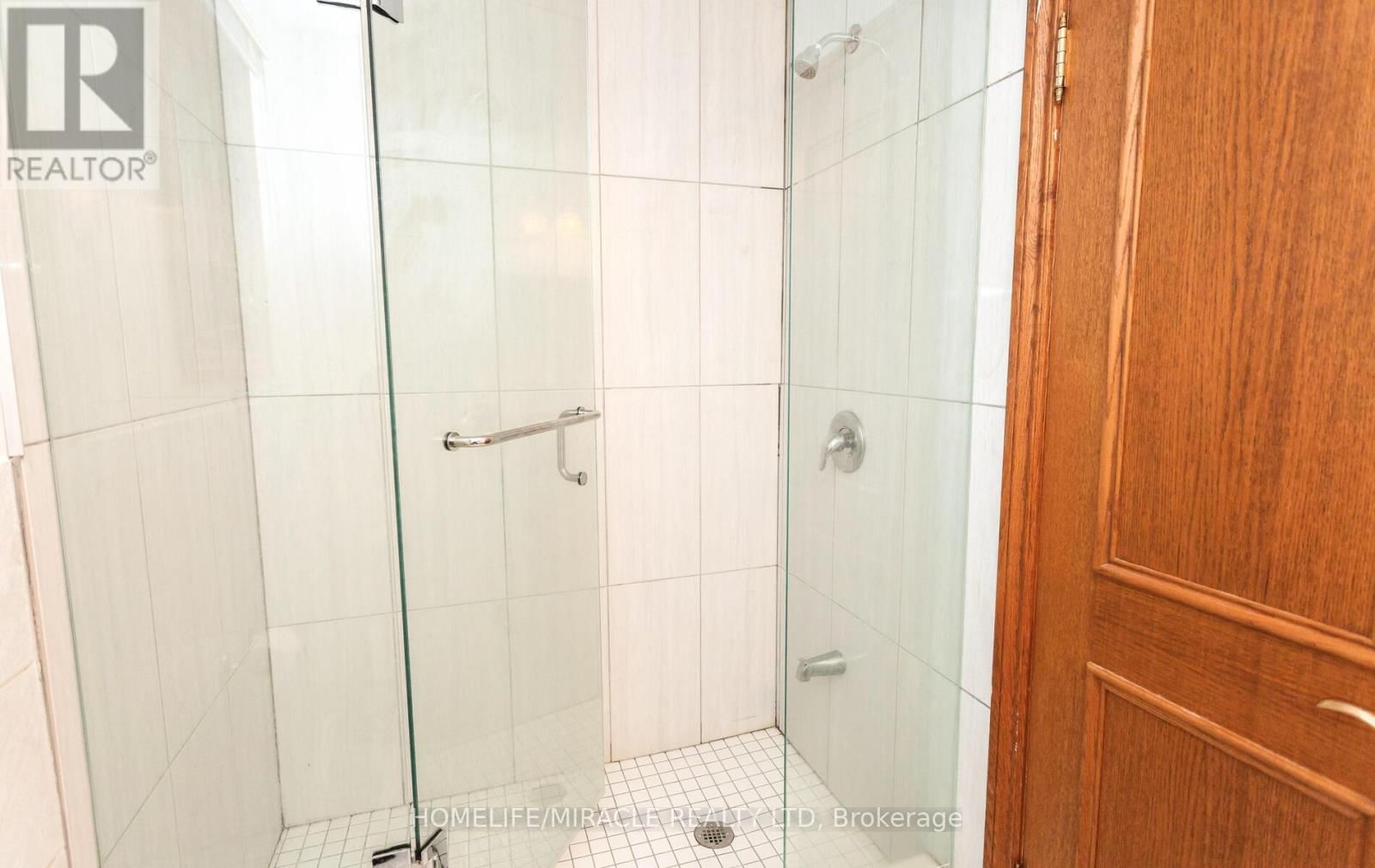 85 HARLOW CRESCENT Image 27