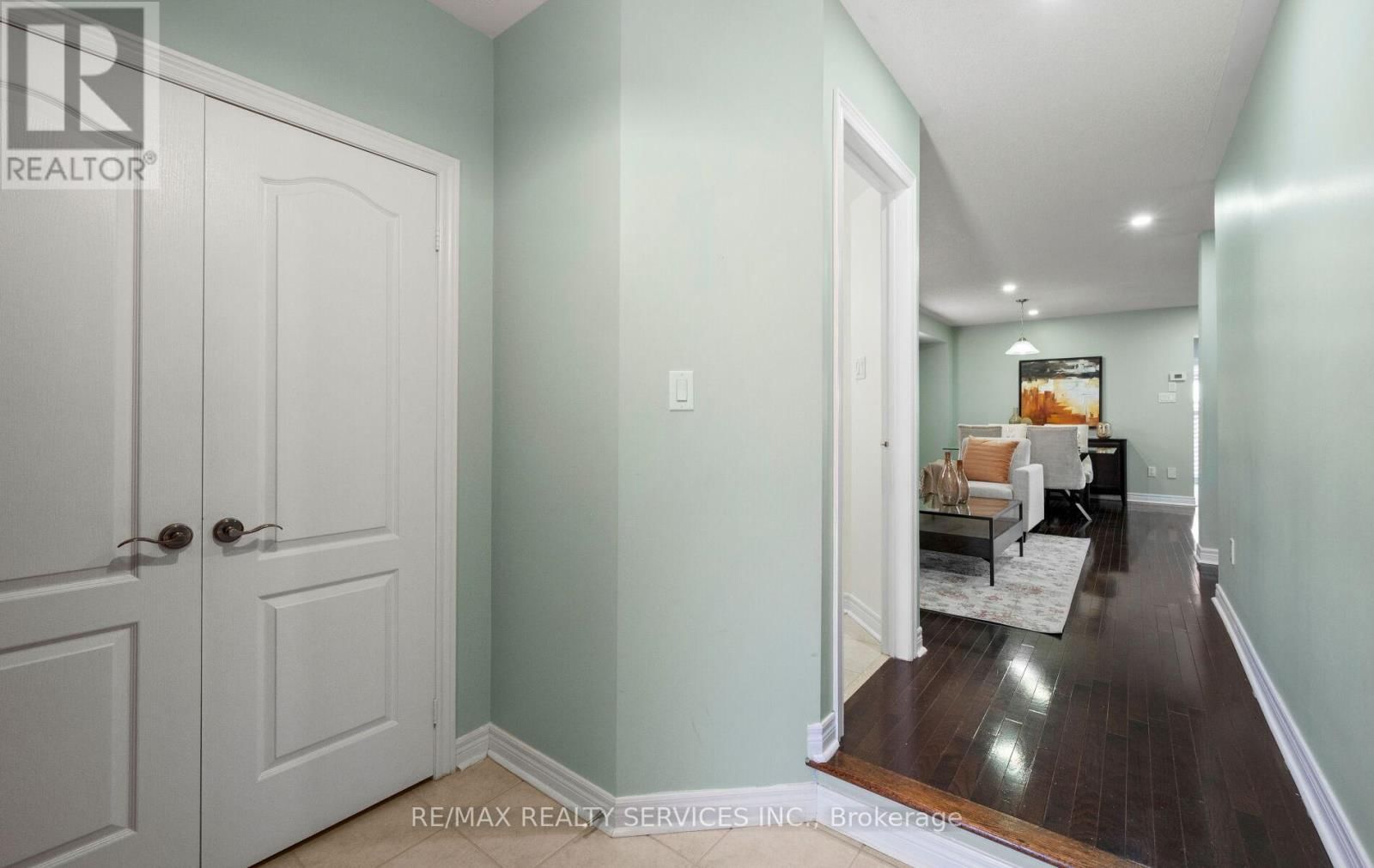 5 THORNBUSH BOULEVARD Image 7