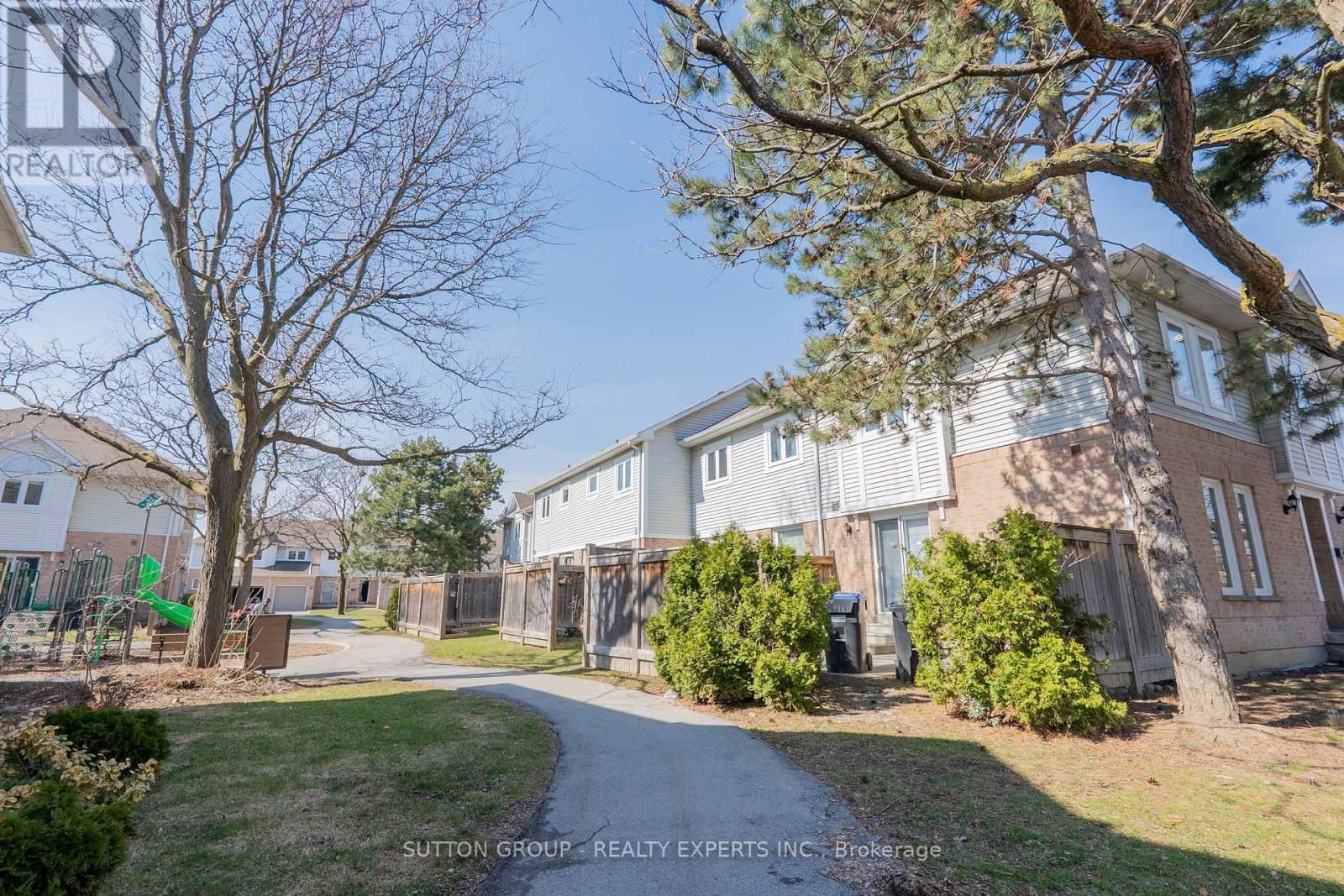 63 WICKSTEAD COURT Image 42