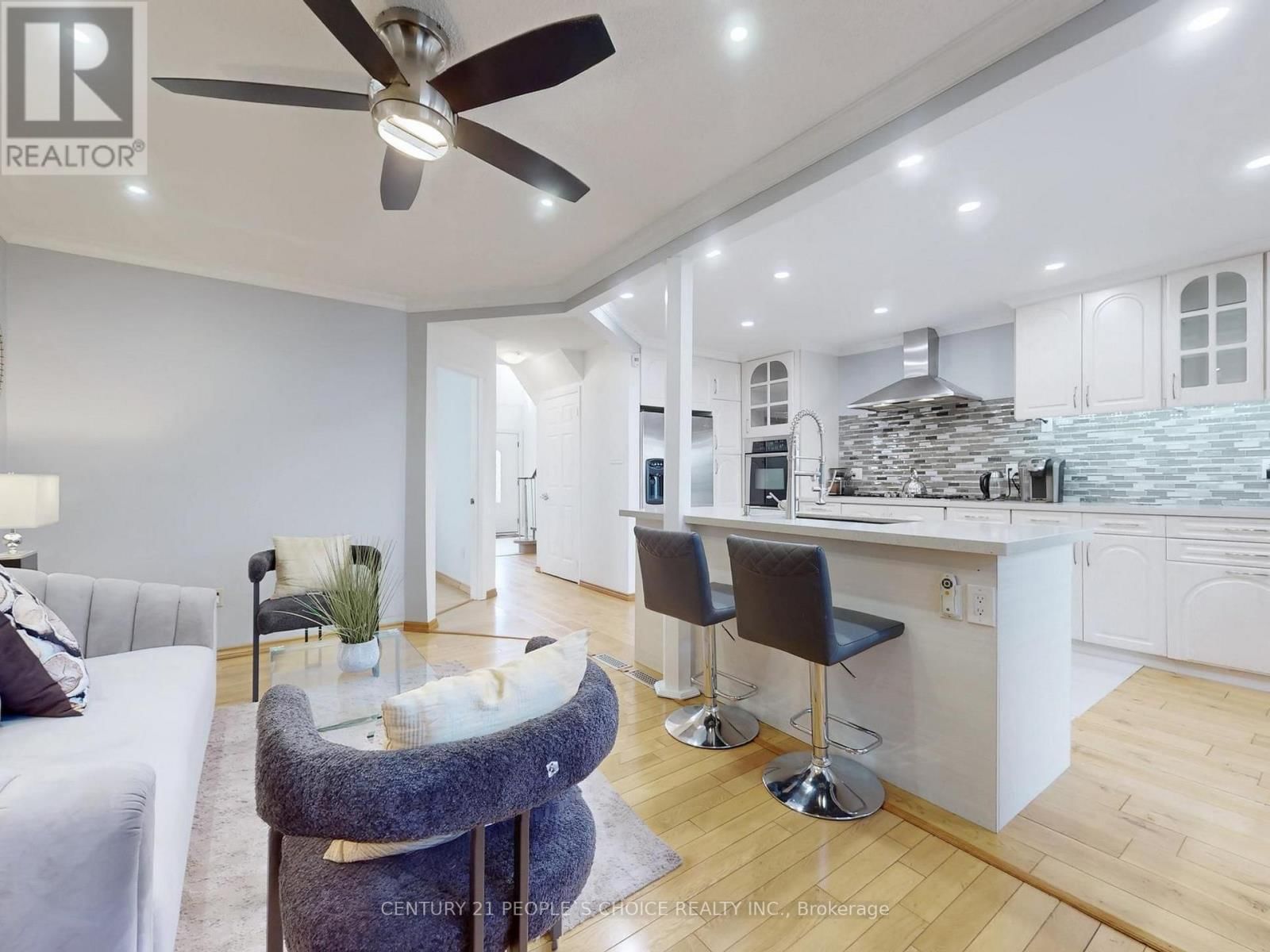 5992 LADYBURN CRESCENT Image 15