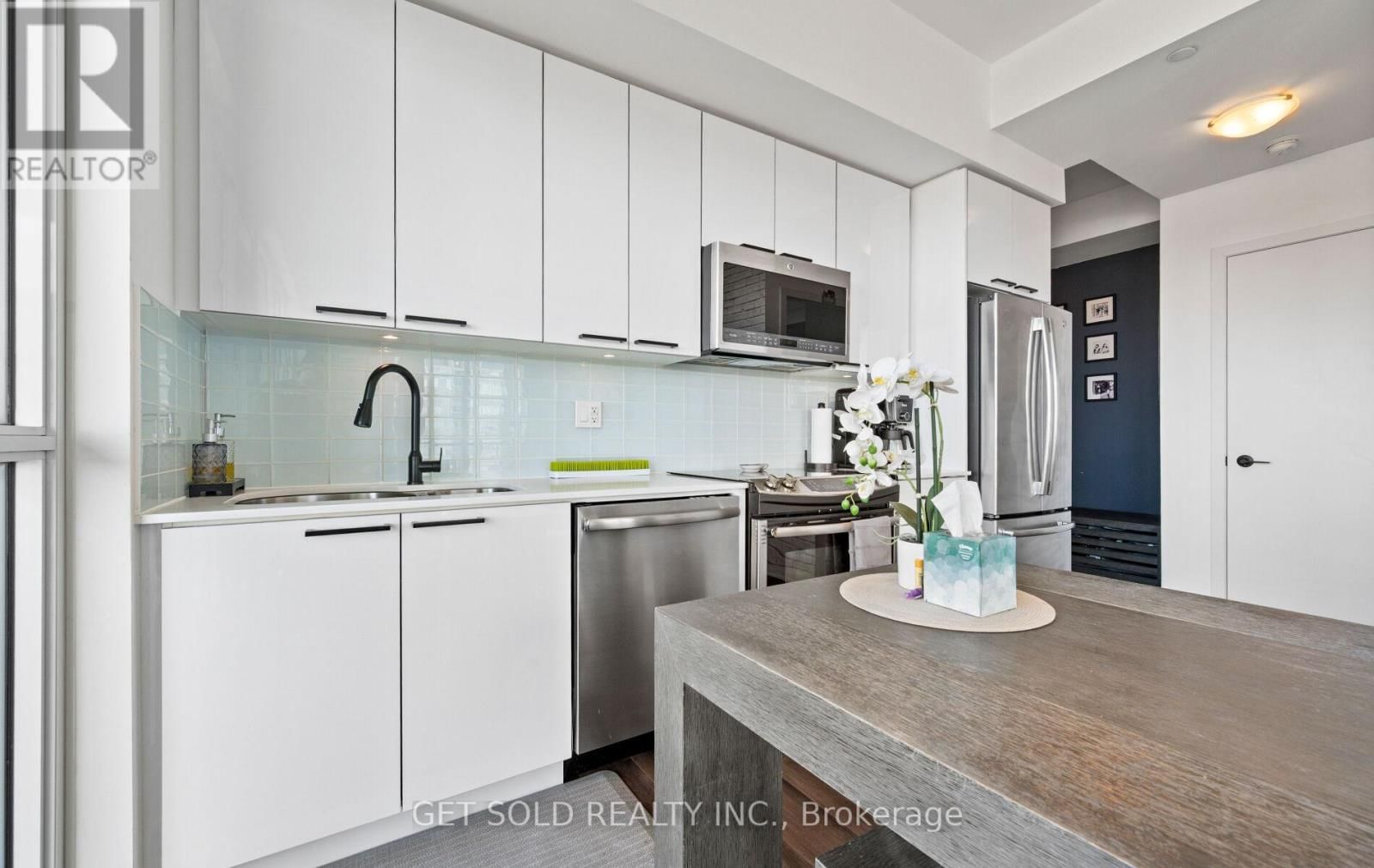 2407 - 10 PARK LAWN ROAD Image 6