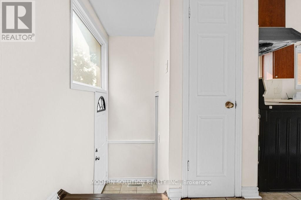 142 MILL STREET NORTH Image 4