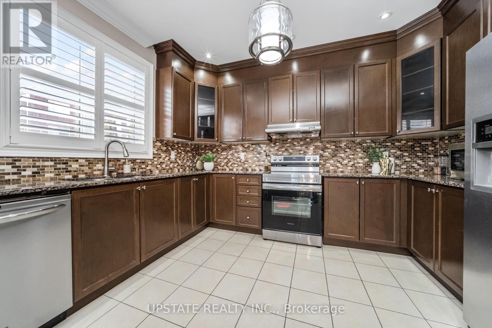 24 HAYWOOD DRIVE Image 15