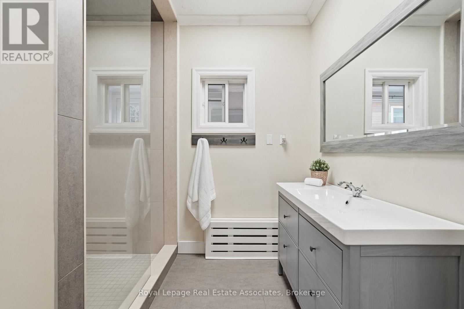 56 KING STREET Image 31