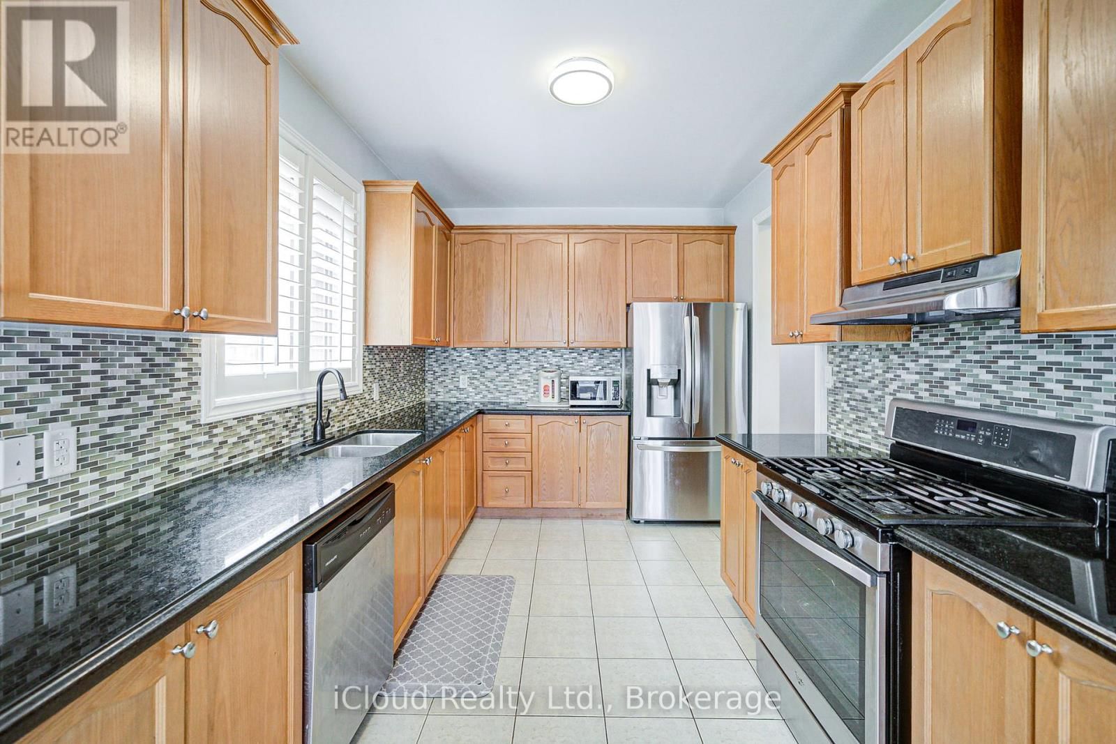 29 TEAL CREST CIRCLE Image 10