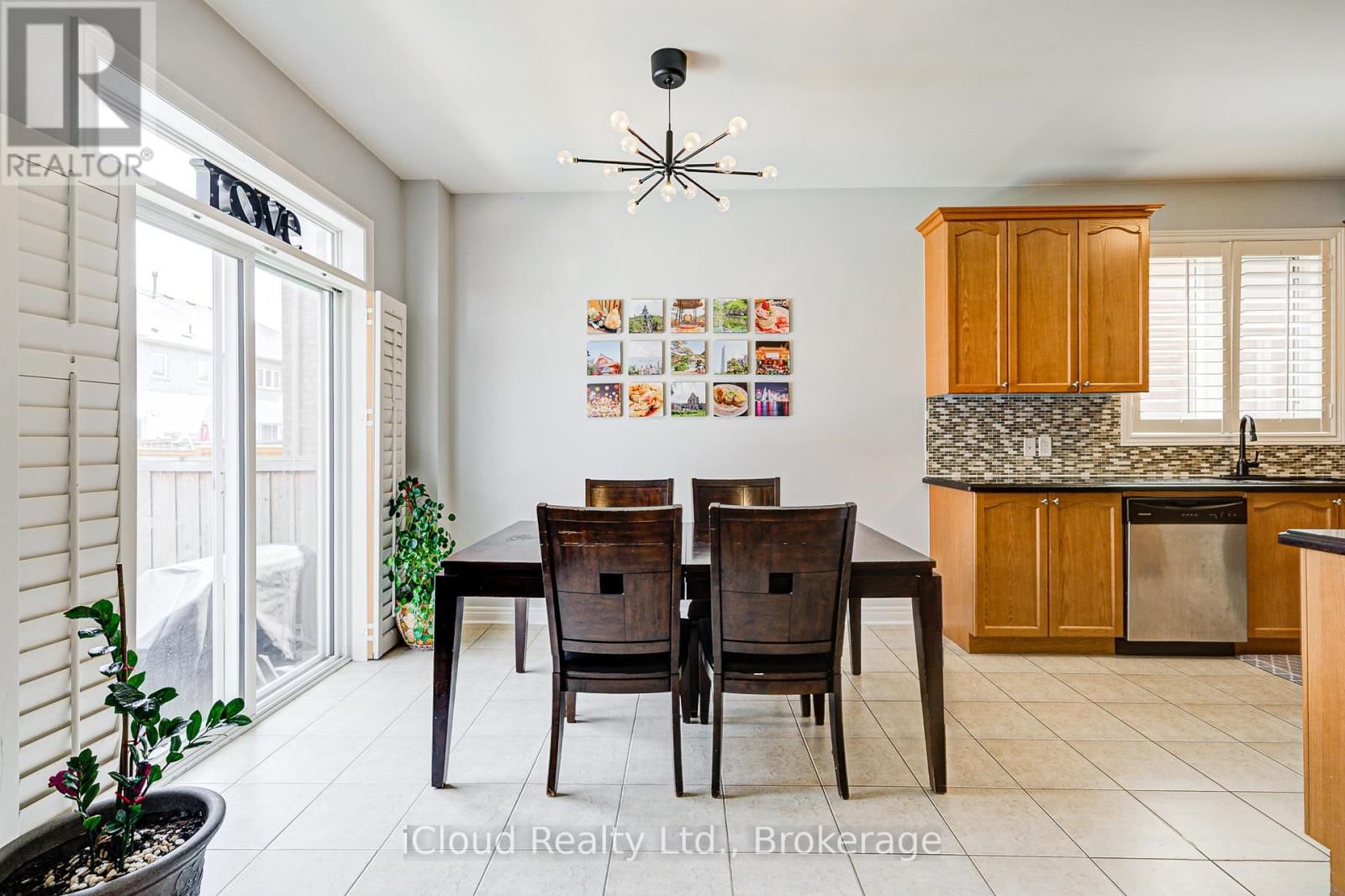 29 TEAL CREST CIRCLE Image 13