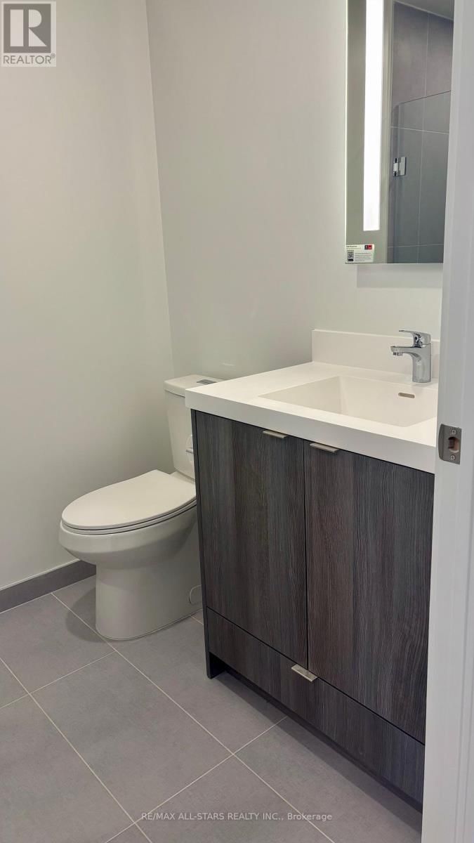 1502 - 60 CENTRAL PARK ROADWAY Image 12