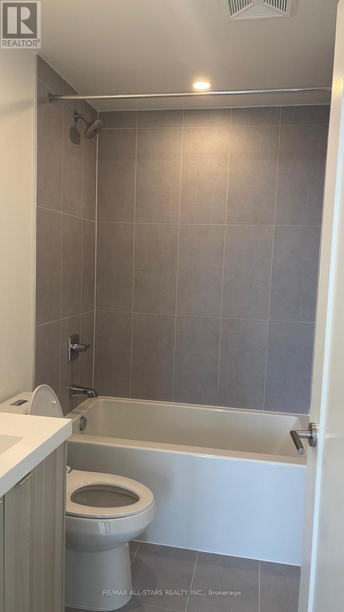 1502 - 60 CENTRAL PARK ROADWAY Image 13