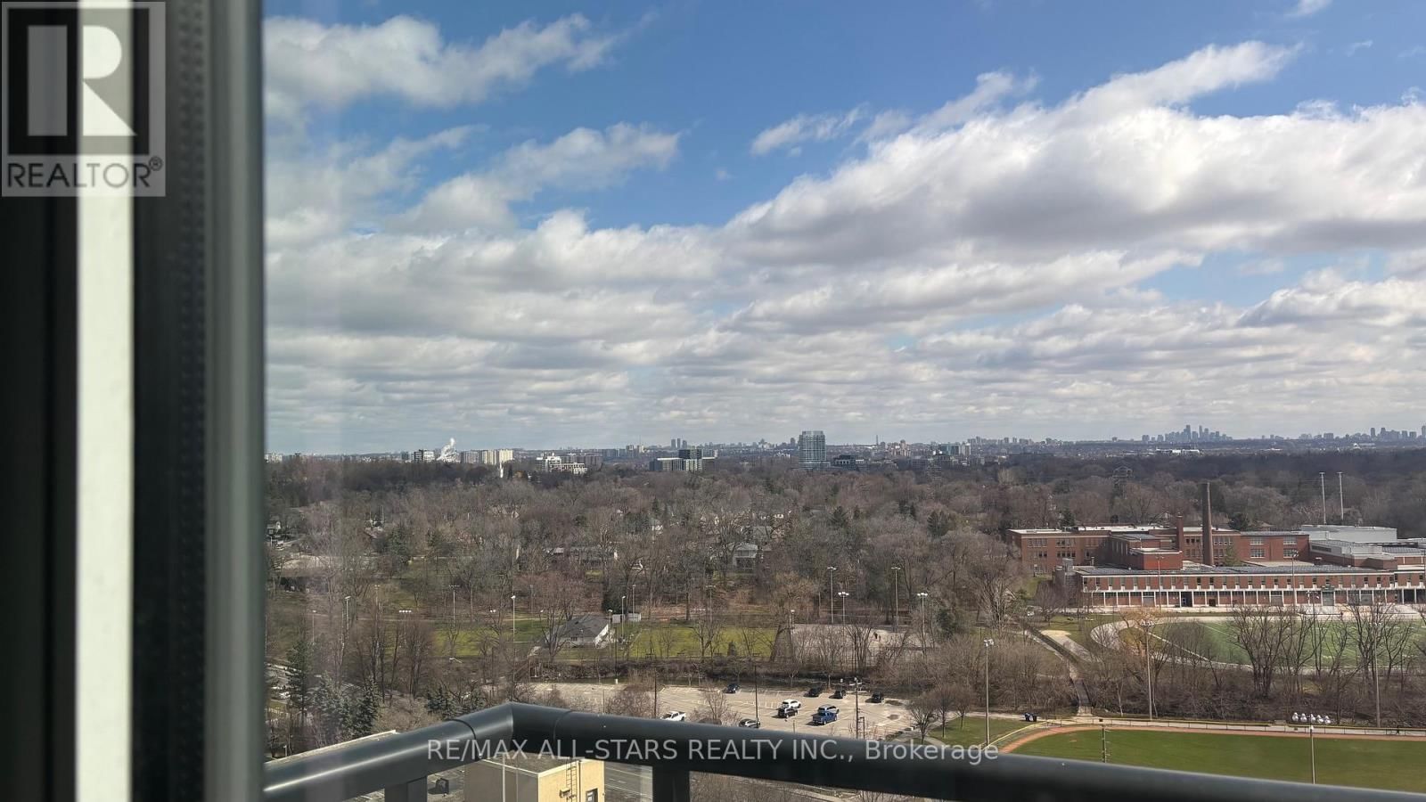 1502 - 60 CENTRAL PARK ROADWAY Image 15