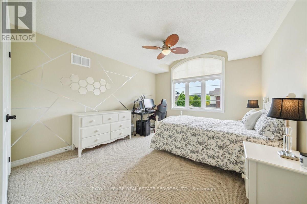 3150 TRAILSIDE DRIVE Image 28