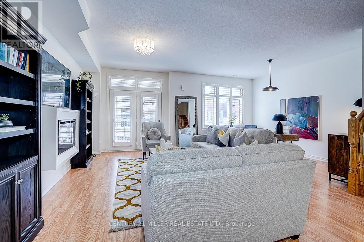 465 MANHATTAN COMMON Image 17