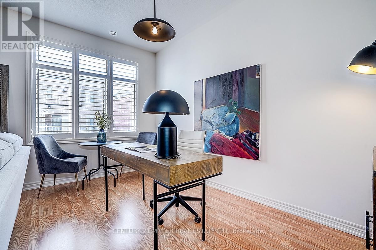 465 MANHATTAN COMMON Image 21