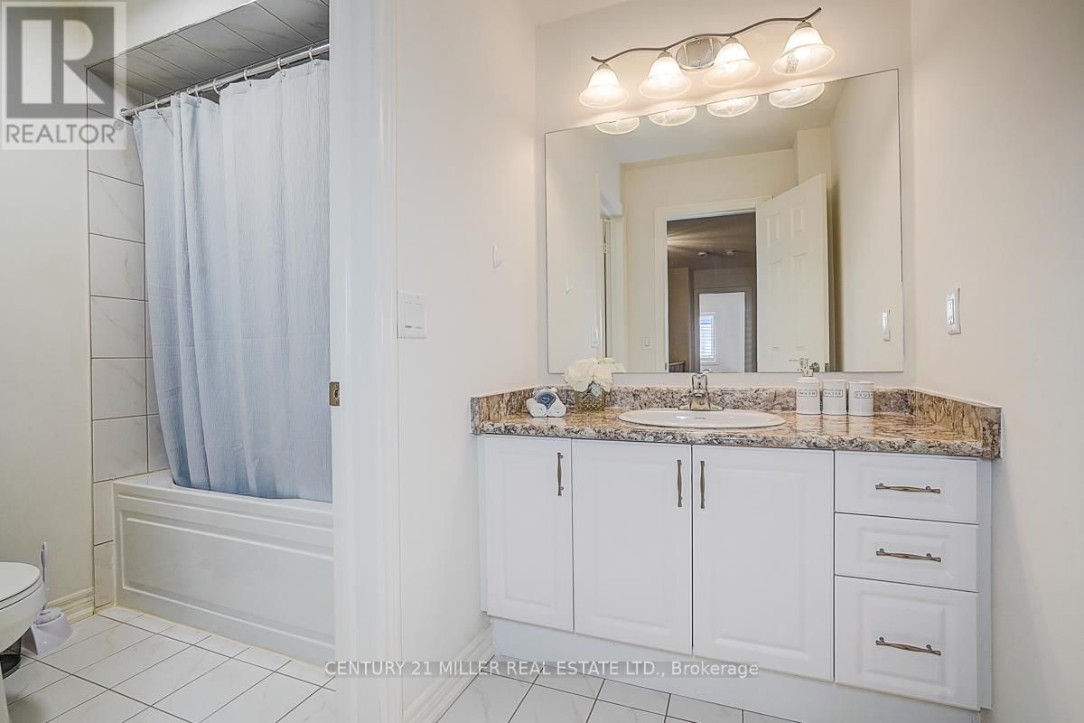 465 MANHATTAN COMMON Image 34