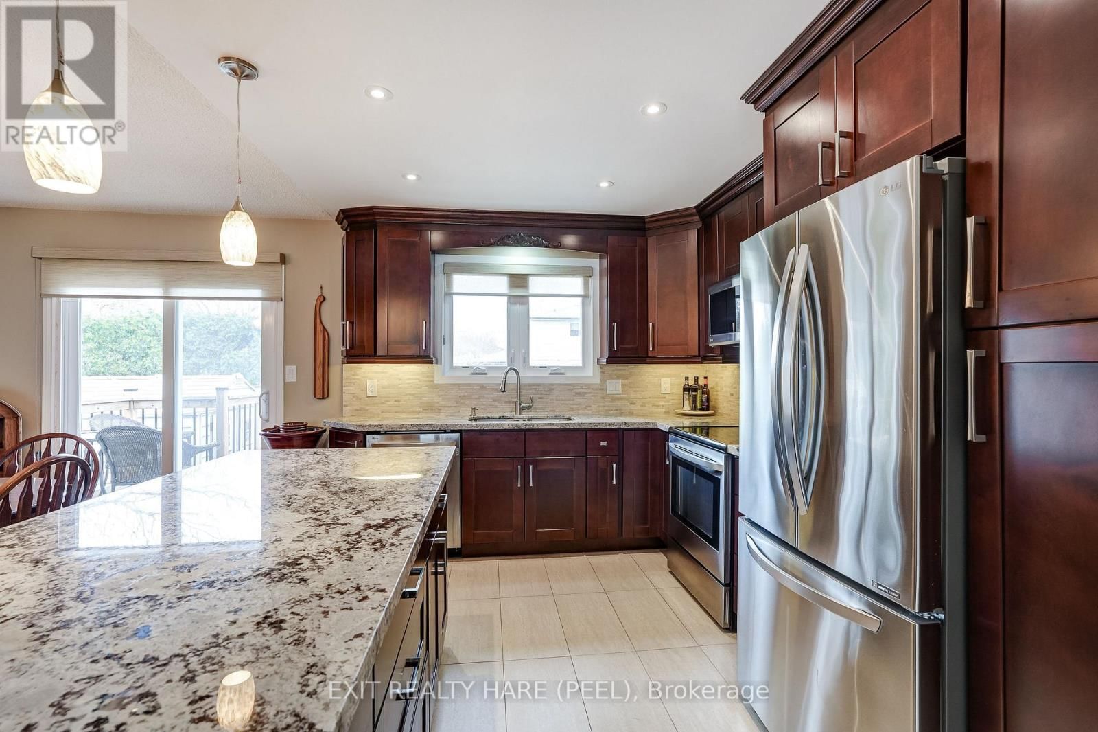 29 TROTTERS LANE Image 16