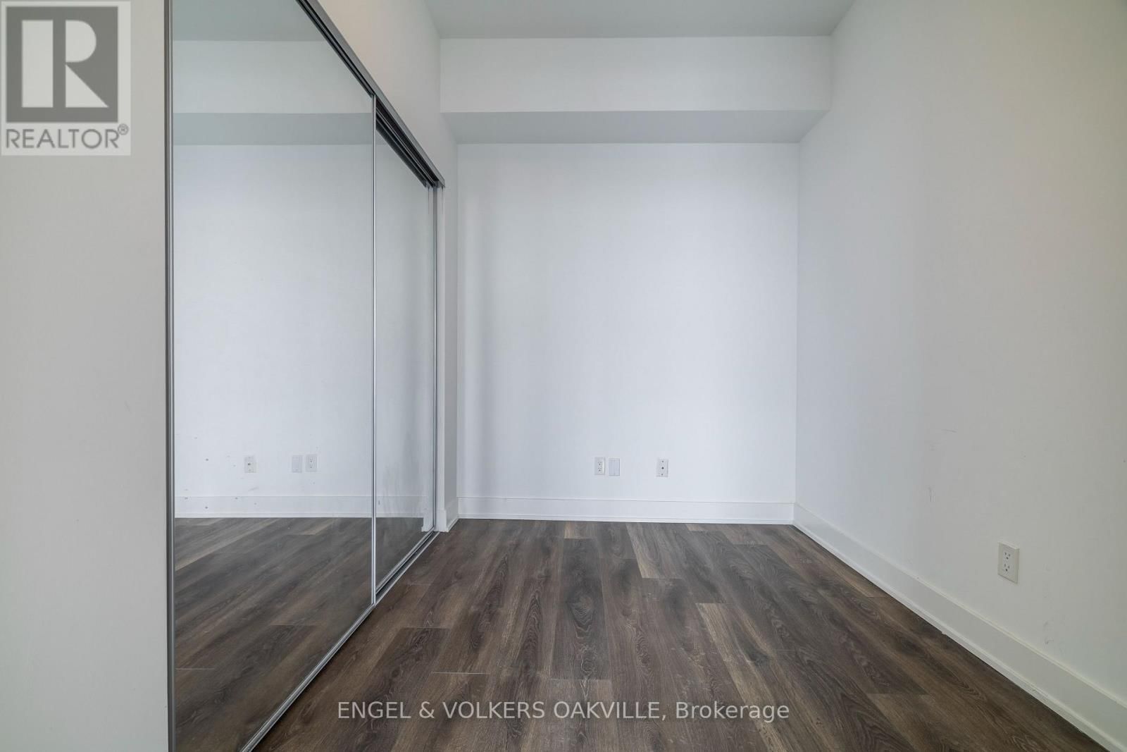 248 - 2481 TAUNTON ROAD Image 12