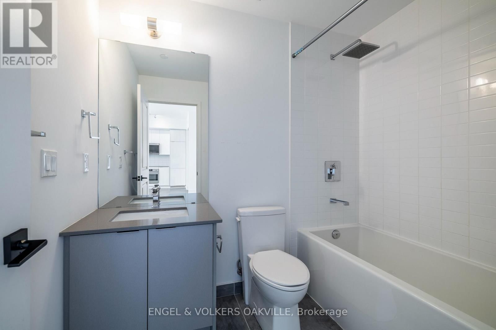 248 - 2481 TAUNTON ROAD Image 19