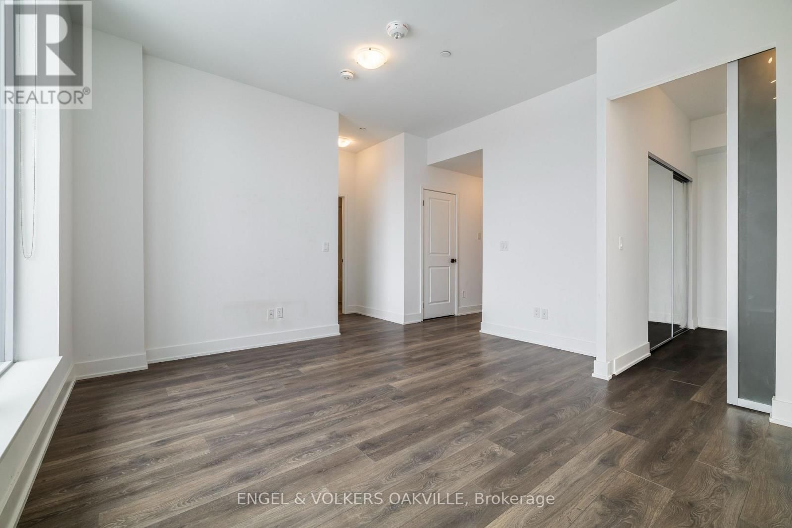 248 - 2481 TAUNTON ROAD Image 2