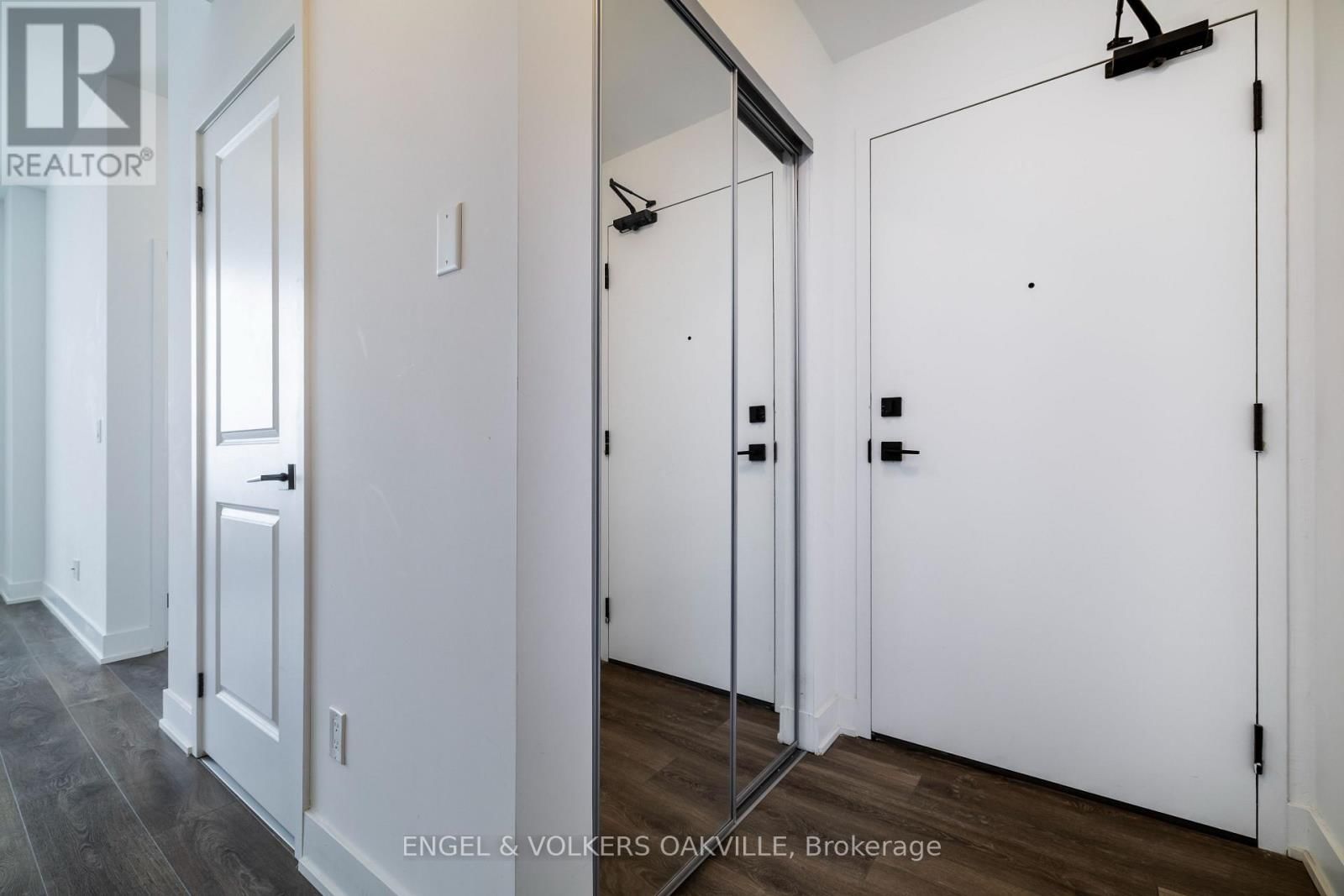 248 - 2481 TAUNTON ROAD Image 3