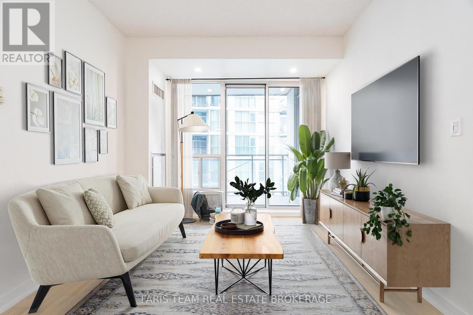 806 - 88 PALACE PIER COURT Image 13